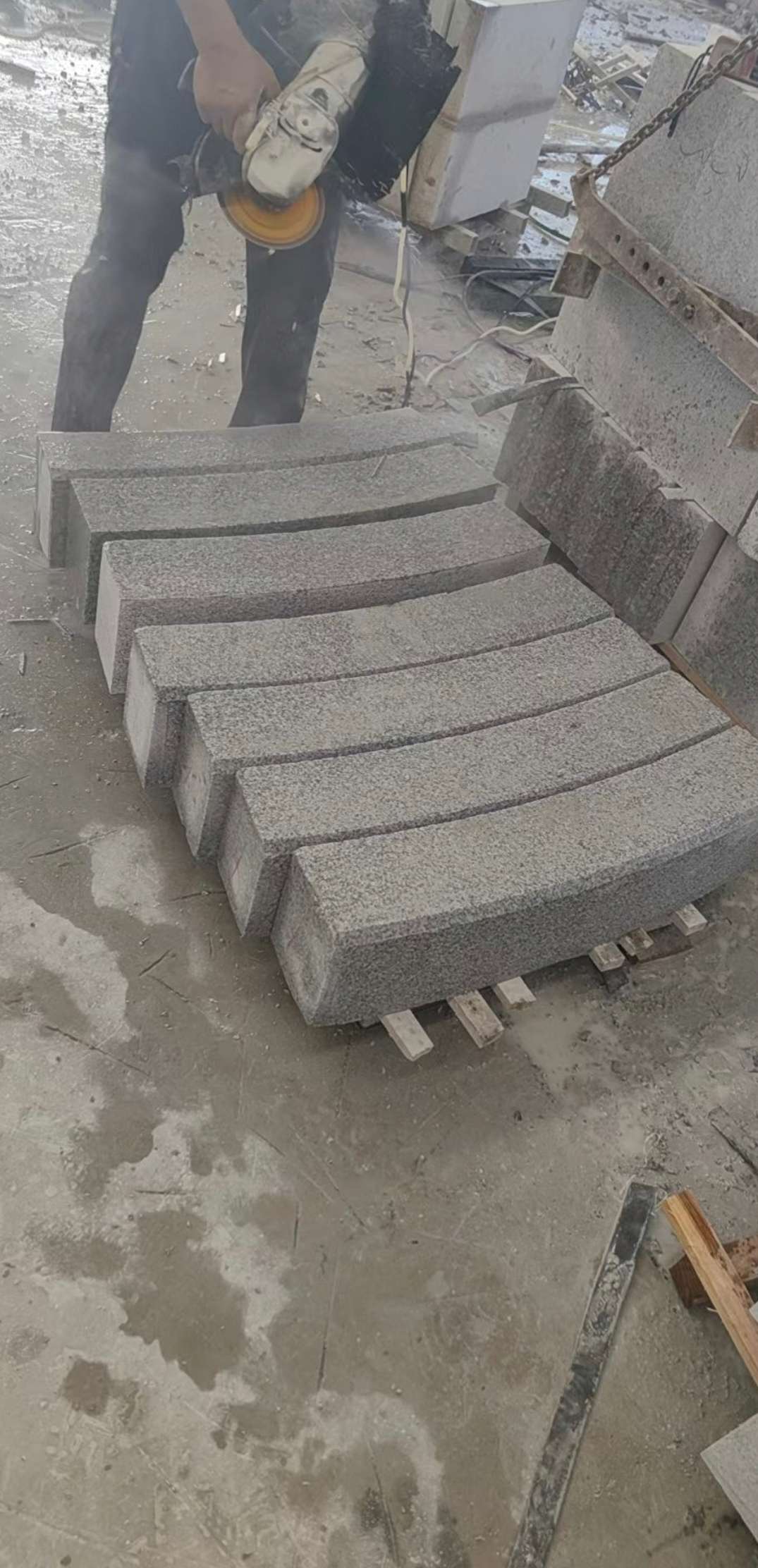 怀化芝麻白弧形路牙石